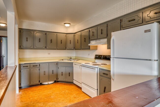 Building Photo - 1713 Nelson Rd