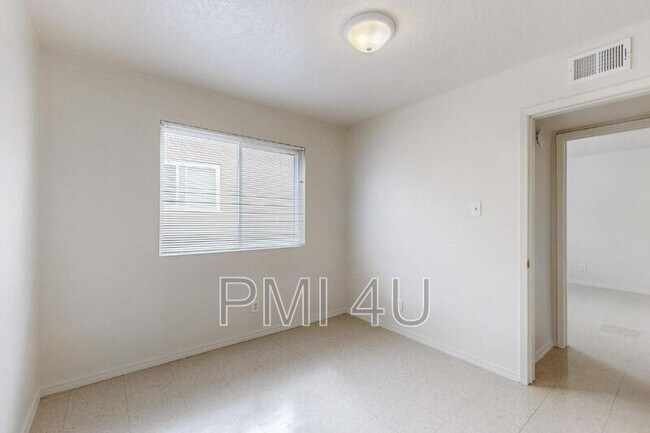 Building Photo - 233 Tennessee St NE