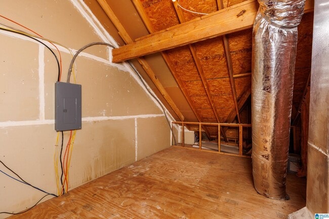 Building Photo - 2332 Ridgemont Dr