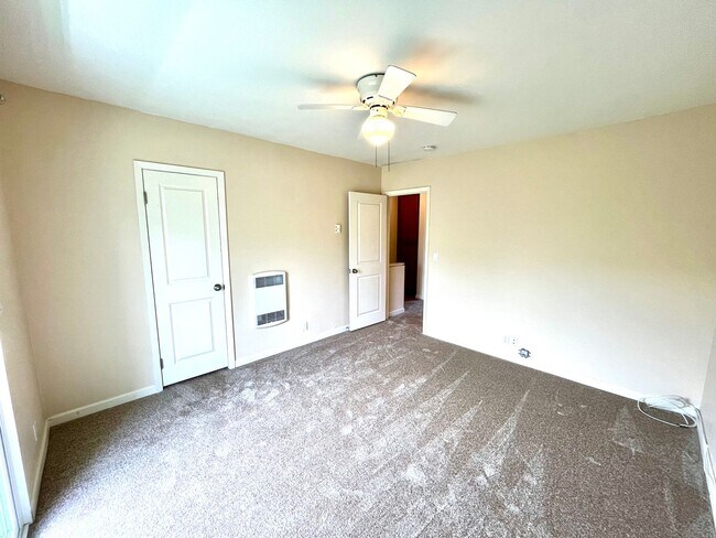 Building Photo - Great 2B 2BA Condo in Pacific Beach