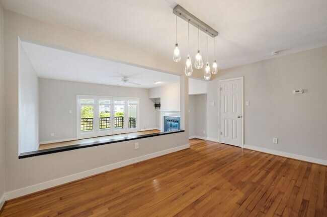 Building Photo - 9154 Lakeland Dr