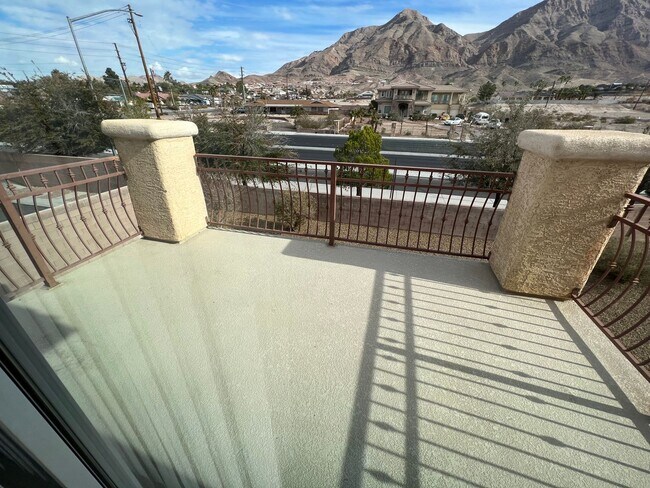 Building Photo - OVER 4000 SQ. FT. EXECUTIVE HOME IN GATED ...
