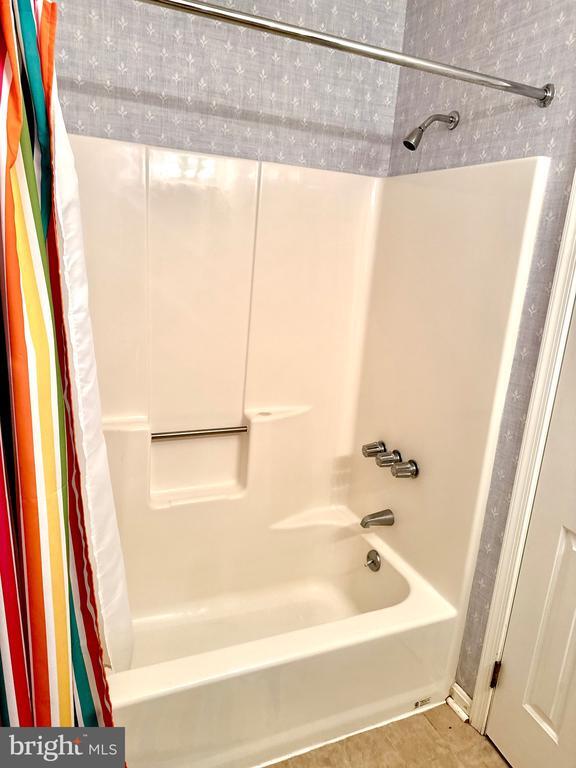 Building Photo - 102 Jl Thompson Dr