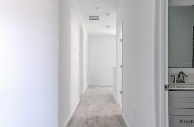 Building Photo - 3193 Country Side Dr