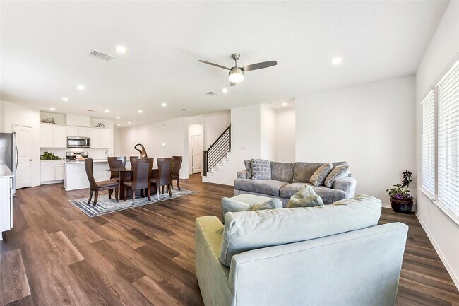 Building Photo - 4985 Blue Beetle Rdg Dr