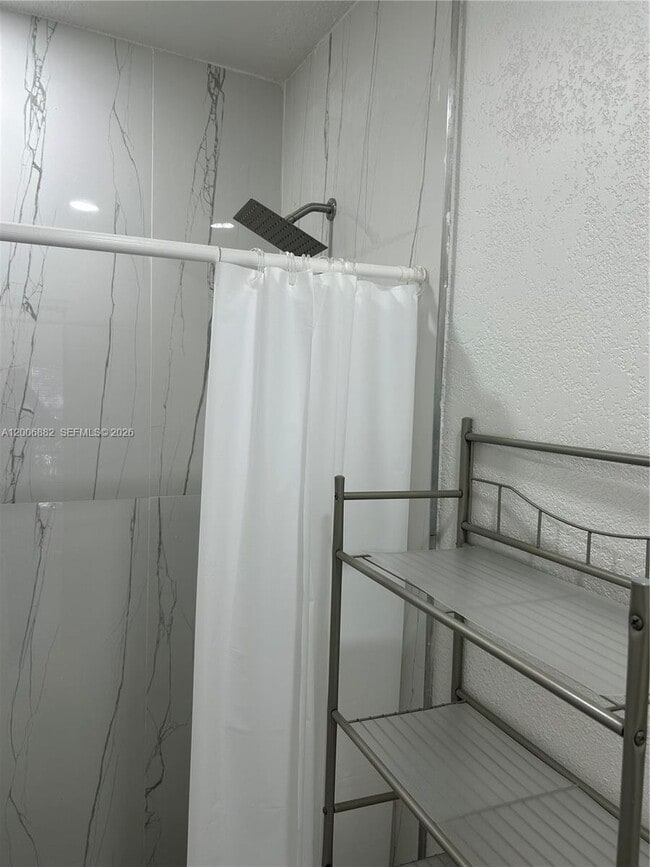 Building Photo - 1631 NW 29th Ave