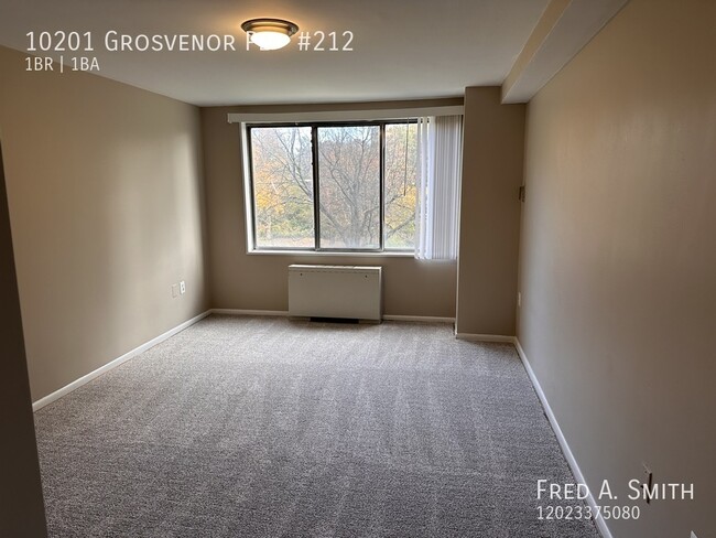 Building Photo - Newly renovated North Bethesda one bedroom...