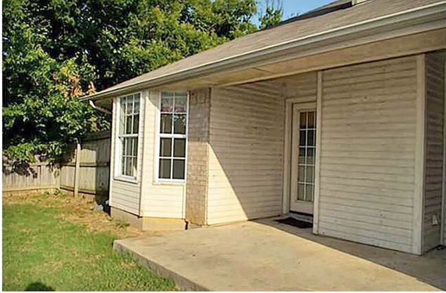 Building Photo - Great 3 Bdrm 2 Bath Home for Lease in Dent...