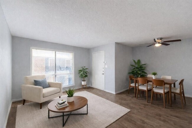 Building Photo - 100 Uhland Rd