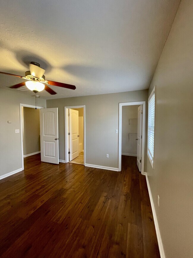 Building Photo - 211 Portico Street