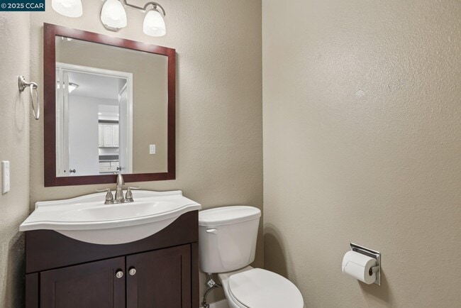 Building Photo - 1035 Alta Mesa Dr