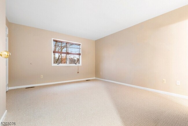 Building Photo - 55 Mews Ln