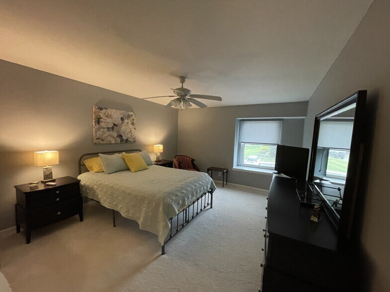 Building Photo - 4026 Society Dr