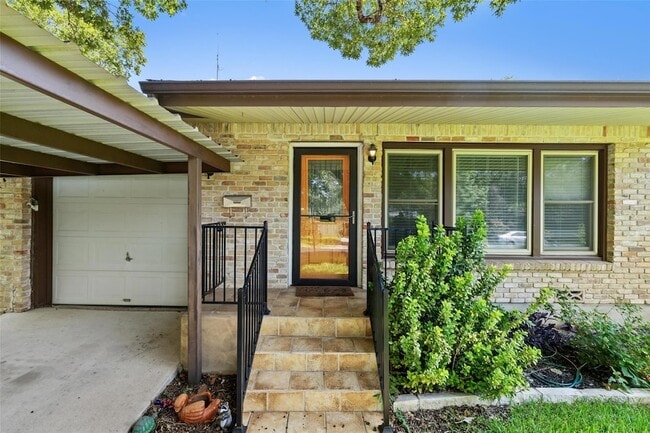 Building Photo - 1206 Larkwood Dr