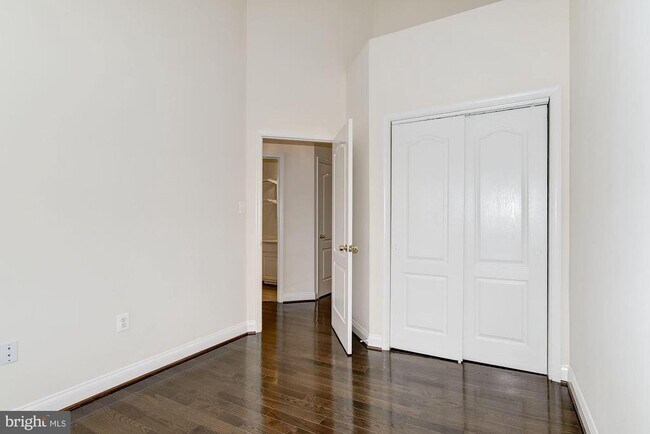 Building Photo - 122 Elmcroft Blvd