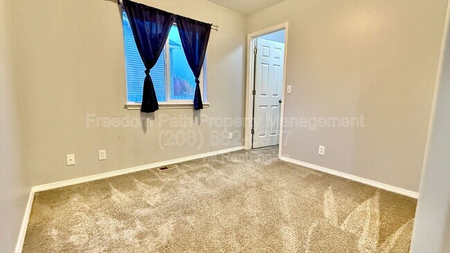 Building Photo - 2777 W Apperson Dr