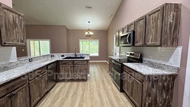 Building Photo - 10 Bellis Ct