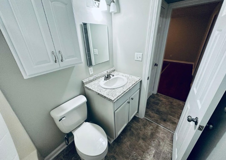 Building Photo - 103 Juniper Ln