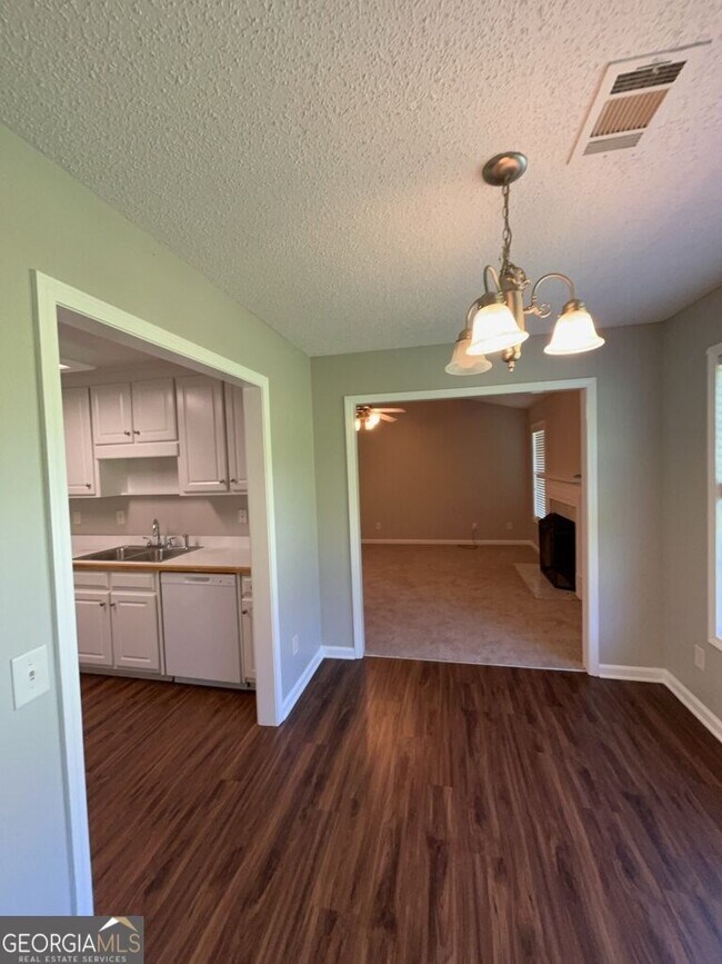 Building Photo - 1302 Manning Way