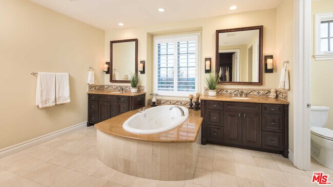 Building Photo - 25531 Prado De Oro