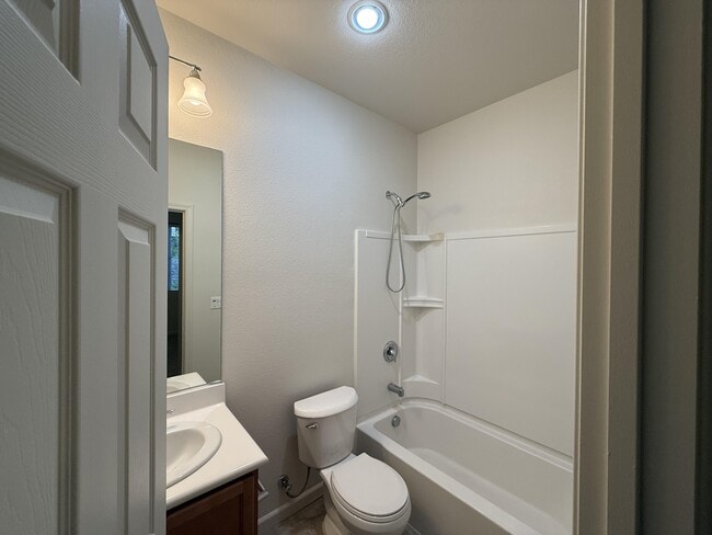 Building Photo - 1055 Chamomile Walkway