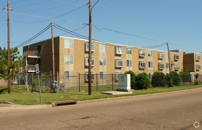 Primary Photo - Golden Key Apartments