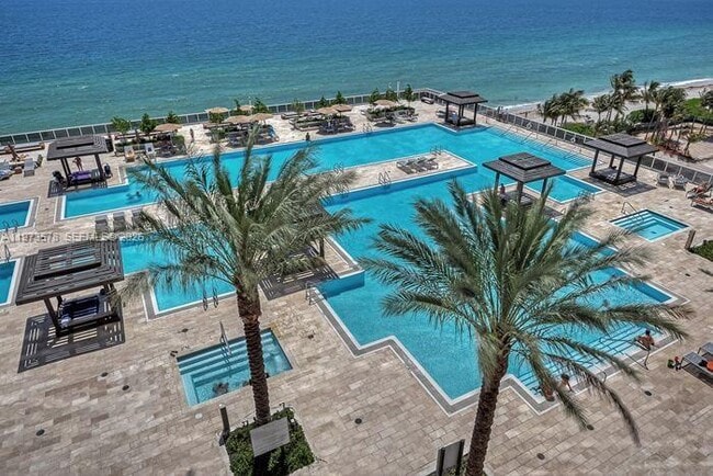 Building Photo - 1800 S Ocean Dr