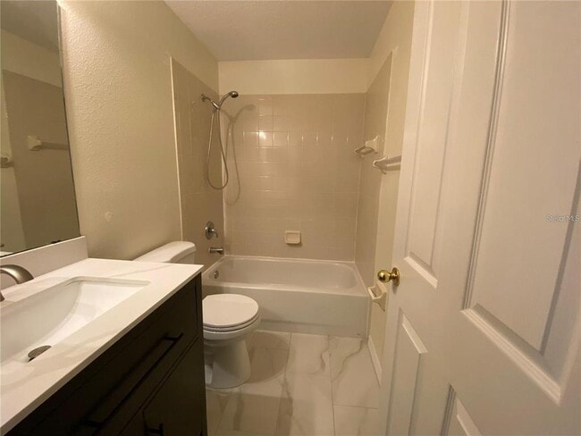 Building Photo - 14821 Redcliff Dr