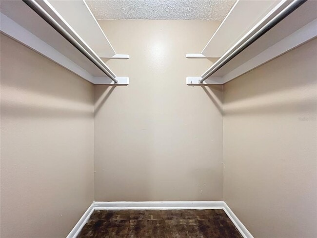 Building Photo - 4223 Parkside Dr