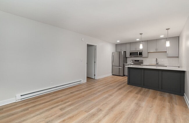 Building Photo - Green Hills Condo Living!