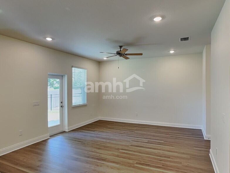 Building Photo - 968 Grafton Ridge Dr