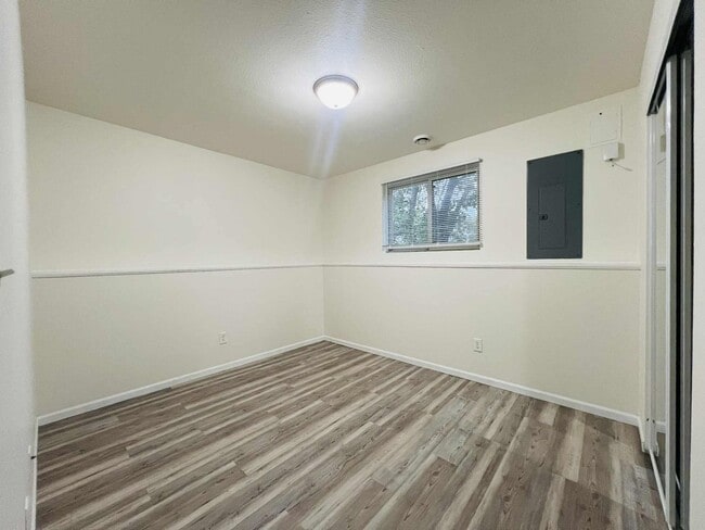 Building Photo - KHR-2708-48-S