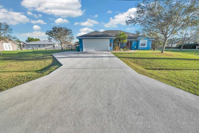 Building Photo - 5464 NW Milner Dr