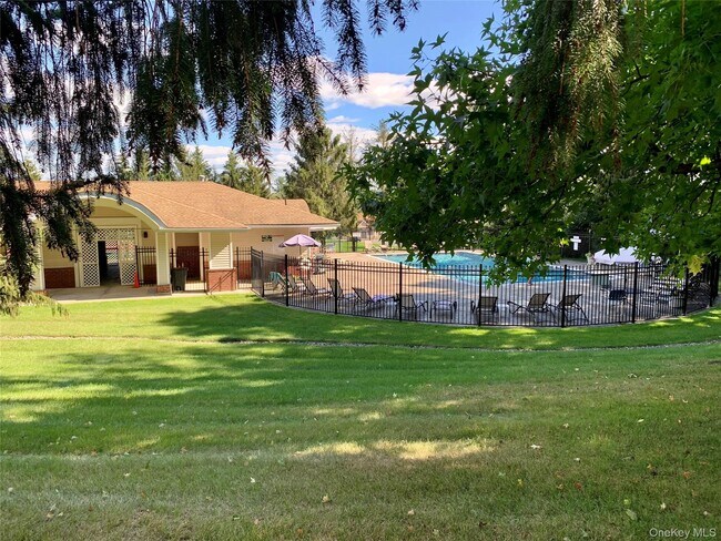 Building Photo - 51 Deer Ct Dr