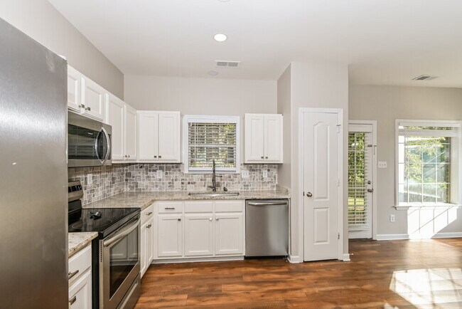 Building Photo - 8138 Woodson Dr