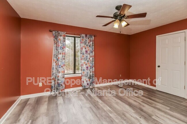 Building Photo - 3831 Eden Glen Dr SE