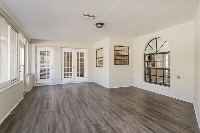 Building Photo - 8823 Gum Tree Ave