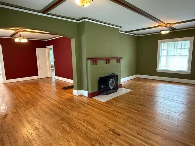 Building Photo - 221 Morningside Dr