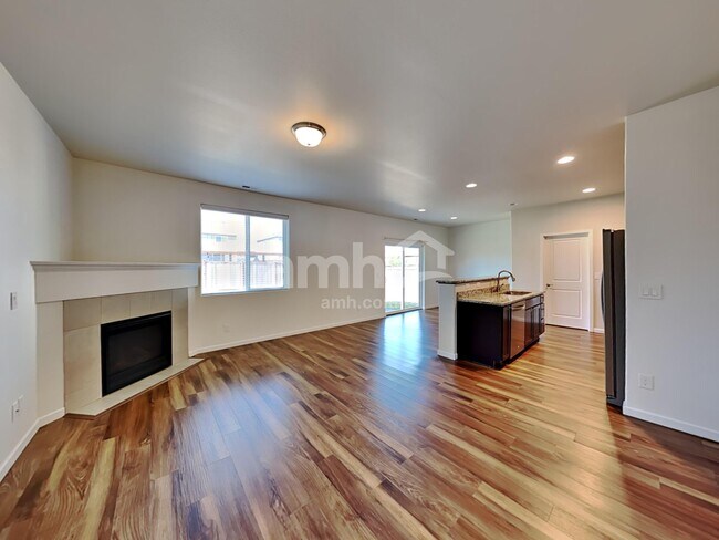 Building Photo - 2783 Moore St