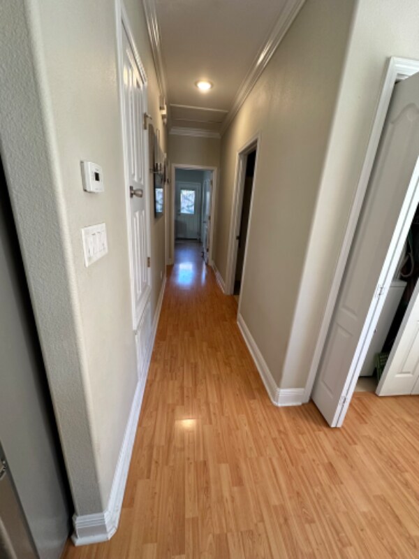 Building Photo - 902 N Davis Hwy