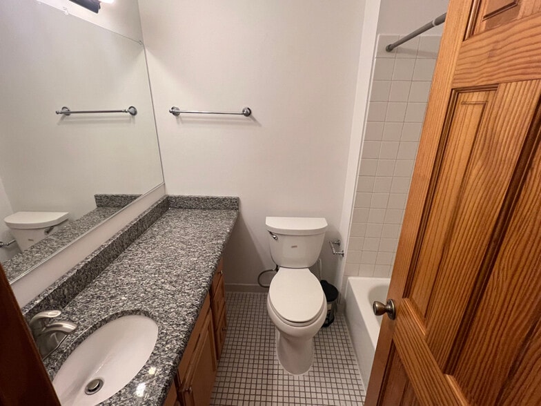 Building Photo - 10202 Murty Ln