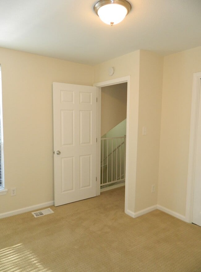 Building Photo - Rooney Properties3 (8607 Fathom Cir)