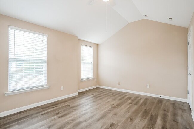 Building Photo - 820 Willow Bay Dr