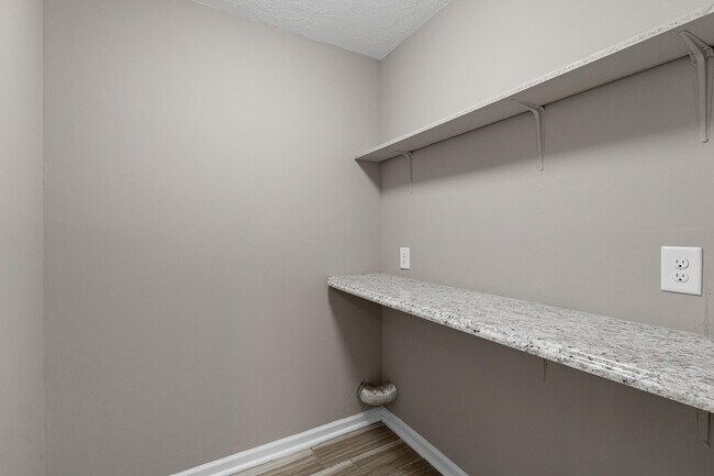 Building Photo - 1856 S Barton Dr