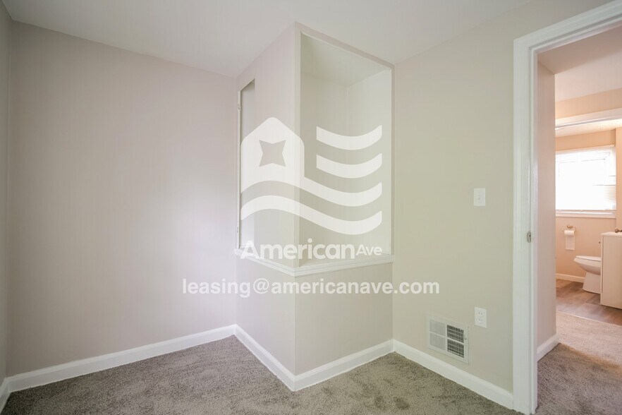 Building Photo - 1055 Orlando Ave