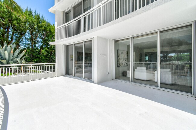 Building Photo - 2780 S Ocean Blvd