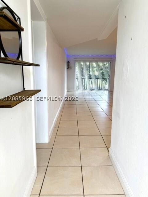 Building Photo - 7820 S Colony Cir