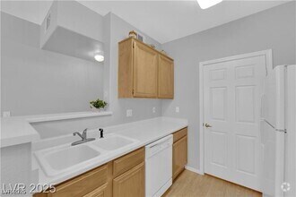 Building Photo - 7123 S Durango Dr