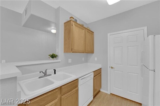 Building Photo - 7123 S Durango Dr