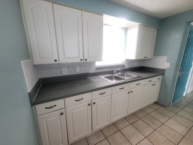 Building Photo - 5709 Silver Spur Dr